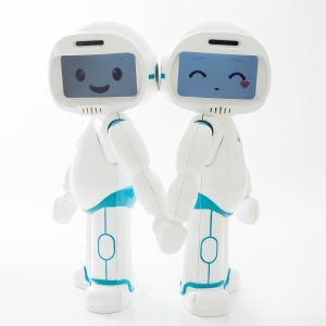 Otizmli çocuklar için LuxAI'den QTrobot!
