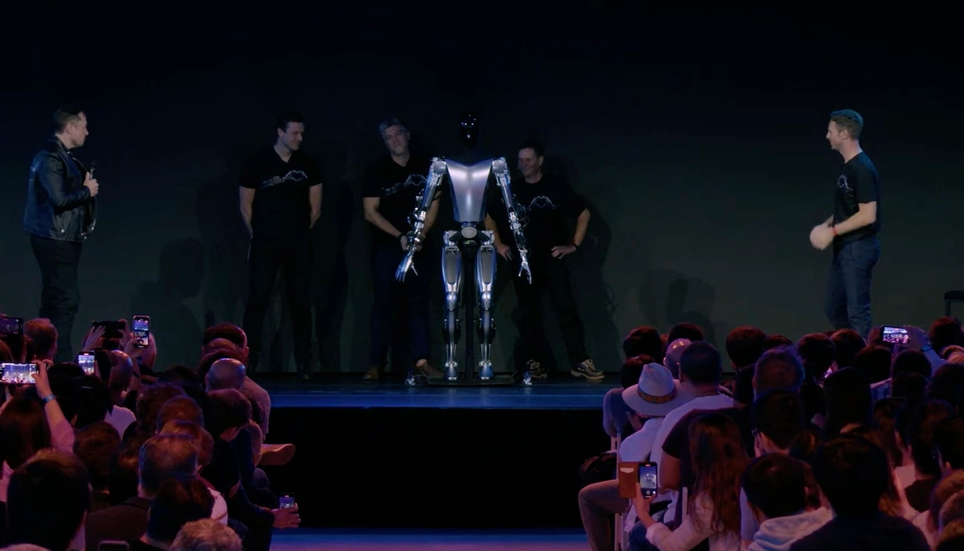 Tesla insansı robot 